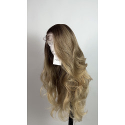 Champagne blonde wavy